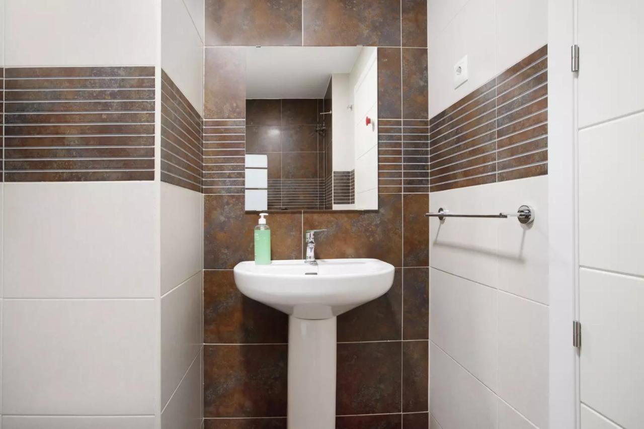 Malaga Campus Apartment Parking Included Exterior foto